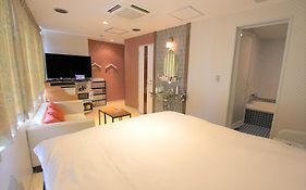 Hotel U